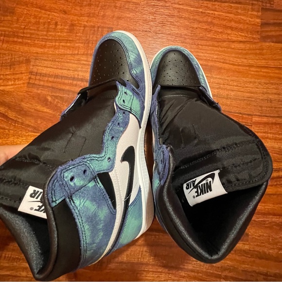 WMNS Air Jordan 1 Retro High OG ‘Tie-Dye’ - Picture 6 of 10